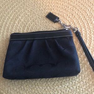 Coach wristlet (black)